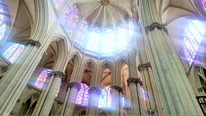 Archivo:Cathédrale Saint-Julien du Mans 2