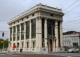 Dayton Daily News Building from southeast in 2021.jpg