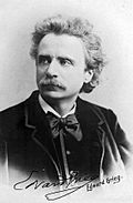 Archivo:Edvard Grieg (1888) by Elliot and Fry - 02