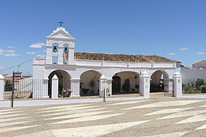 Archivo:Ermita de Nuestra Señora del Amparo, Cumbres Mayores 03