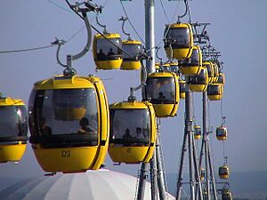 Archivo:Expo2000 seilbahn1