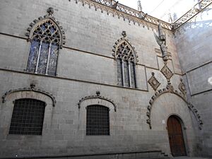 Archivo:Fachada gótica Ayunt BCN