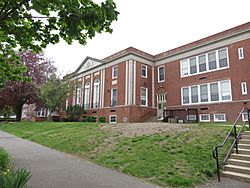 Glen Head School 2016.JPG