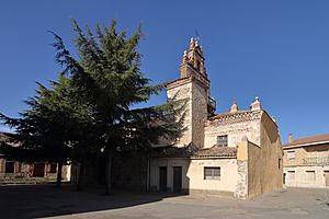 Archivo:Gomezserracín, Iglesia, 1