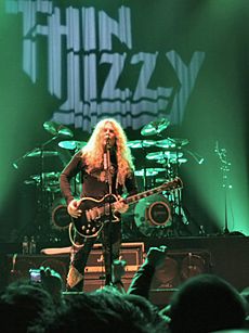 Archivo:John Sykes with Thin Lizzy 2007
