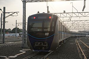 Archivo:MRT Jakarta train in Lebak Bulus Depot