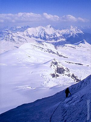 Archivo:Mt. Columbia - Getting up there - Doug