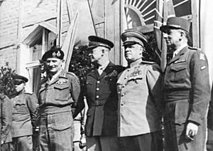 Archivo:Oberbefehlshaber der vier Verbündeten, TASS