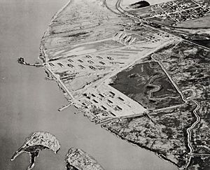 Archivo:PortChicago-aerial-construction