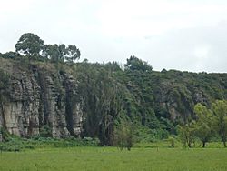 Archivo:Rocas del abra zipaquira area rural
