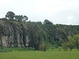 Rocas del abra zipaquira area rural.jpg