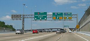 Archivo:Sam Houston Tollway north at IH 10