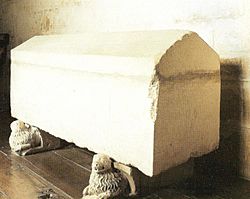 Archivo:Sepulcro del rey Enrique I de Castilla. Monasterio de las Huelgas de Burgos (España)