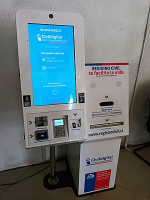 Archivo:Tótem de autoatención del Registro Civil