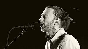 Archivo:Thom Yorke Nimes 2012