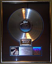 Archivo:Thriller platinum record, Hard Rock Cafe Hollywood