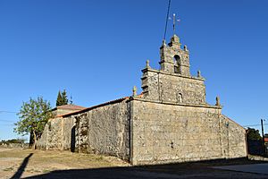 Archivo:Torregamones - igrexa 2