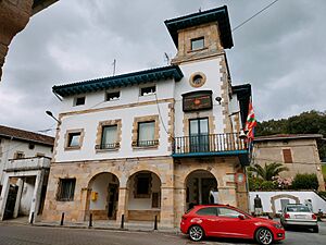 Archivo:Trucíos-Turtzioz town hall