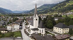 Uttendorf pfarrkirche.jpg