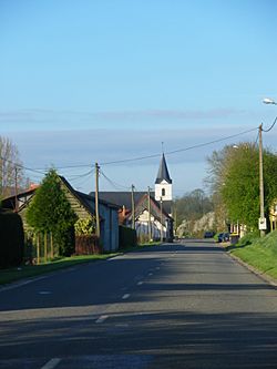 Warlincourt-lès-Pas - Rue principale.JPG
