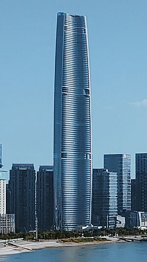 Archivo:Wuhan Greenland Center