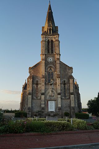 Église Saint-Sauveur de Chaillé-sous-les-Ormeaux (vue 1, Éduarel, 25 juin 2016).jpg