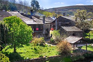 007413 - Rio de Onor (8730633035).jpg