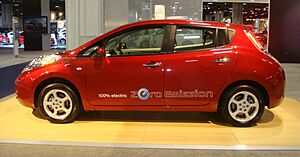 Archivo:2011 Nissan Leaf WAS 2011 1040