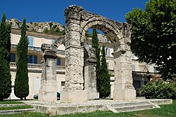 Archivo:Arc romain de Cavaillon 02