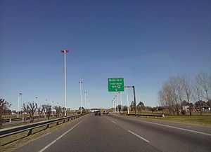 Archivo:Autopista Ezeiza-Cañuelas - Km 41