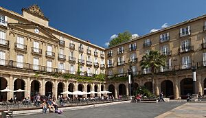 Archivo:Bilbao, Plaza Nueva, 52-2-4v
