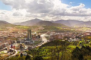 Archivo:Cityscape - Bilbao, Spain - panoramio (1)