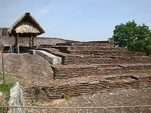 Archivo:Comalcalco.Estructura 4