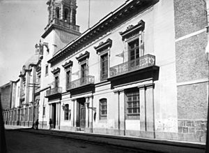Archivo:Convento de la Encarnación, fachada