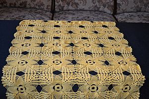 Archivo:Crocheted tablecloth - Lučenec (Slovakia)