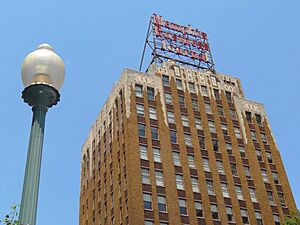 Archivo:Facade of Memphis Business Journal Building - Downtown Memphis - Tennessee - USA