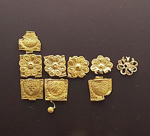 Archivo:Fragmentos de diadema - Museo de Jaén