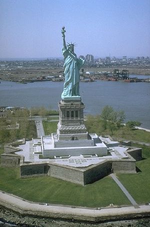 Archivo:Freiheitsstatue NYC full