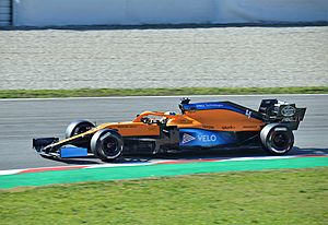 Archivo:Lando Norris-McLaren MCL35 (3)