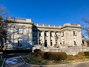 Archivo:Laurel Court, College Hill, Cincinnati, OH (46908022091)