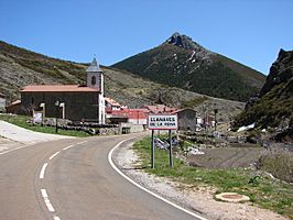 Llánaves (León), o primeiro curato de J.A.Posse.JPG