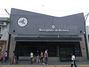 Archivo:Municipalidad de Monteros