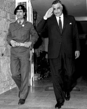 Archivo:Nasser Gaddafi 1969