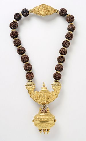 Archivo:Necklace with Shiva's Family LACMA M.85.140