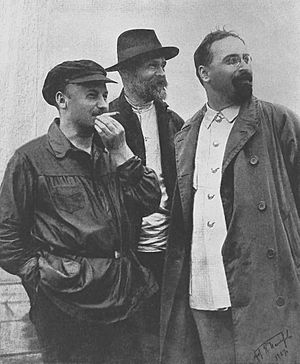Archivo:Nikolai Bukharin Ivan Skvortsov-Stepanov Lev Karakhan