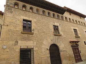 Archivo:Palacio, Las Parras de Castellote, Teruel