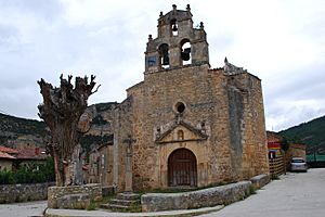 Archivo:Pesquera de Ebro - Iglesia - DSC 5188