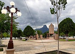 Plaza en Villa Mainero, Tamaulipas.jpg