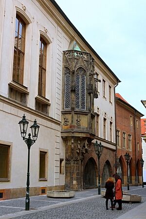 Archivo:Praha Karolinum výklenek 1