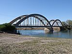 Puente de dos arcos sobre el rio colorado - panoramio.jpg